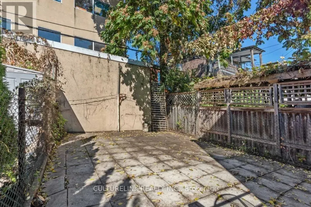 10 CLINTON PLACE