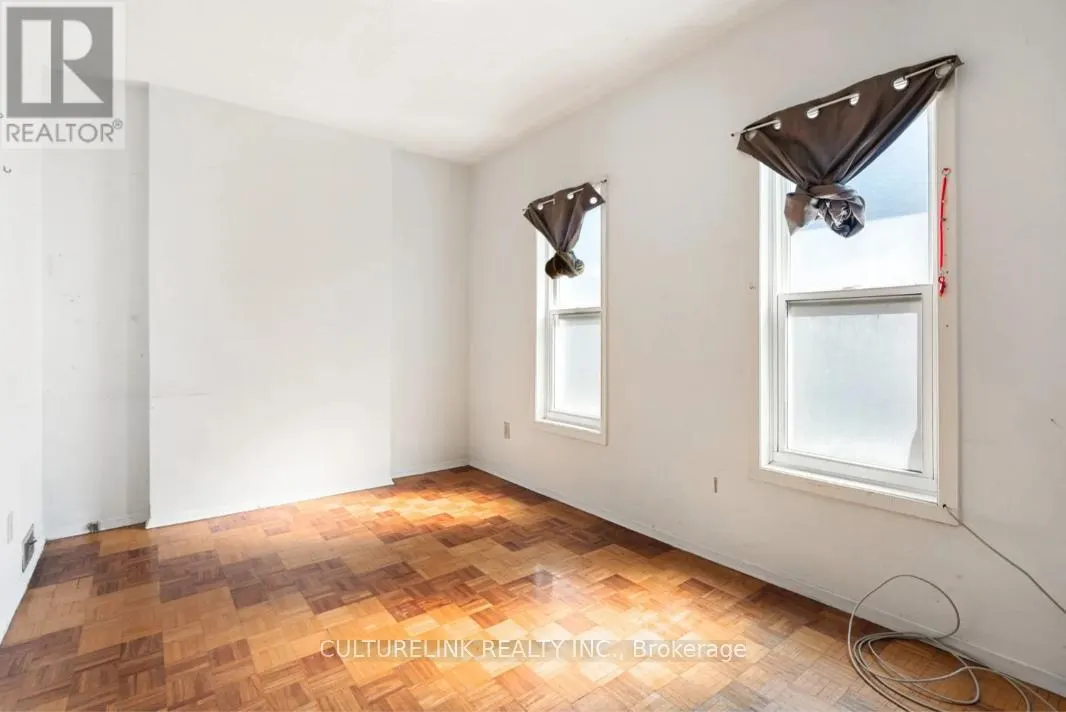 10 CLINTON PLACE