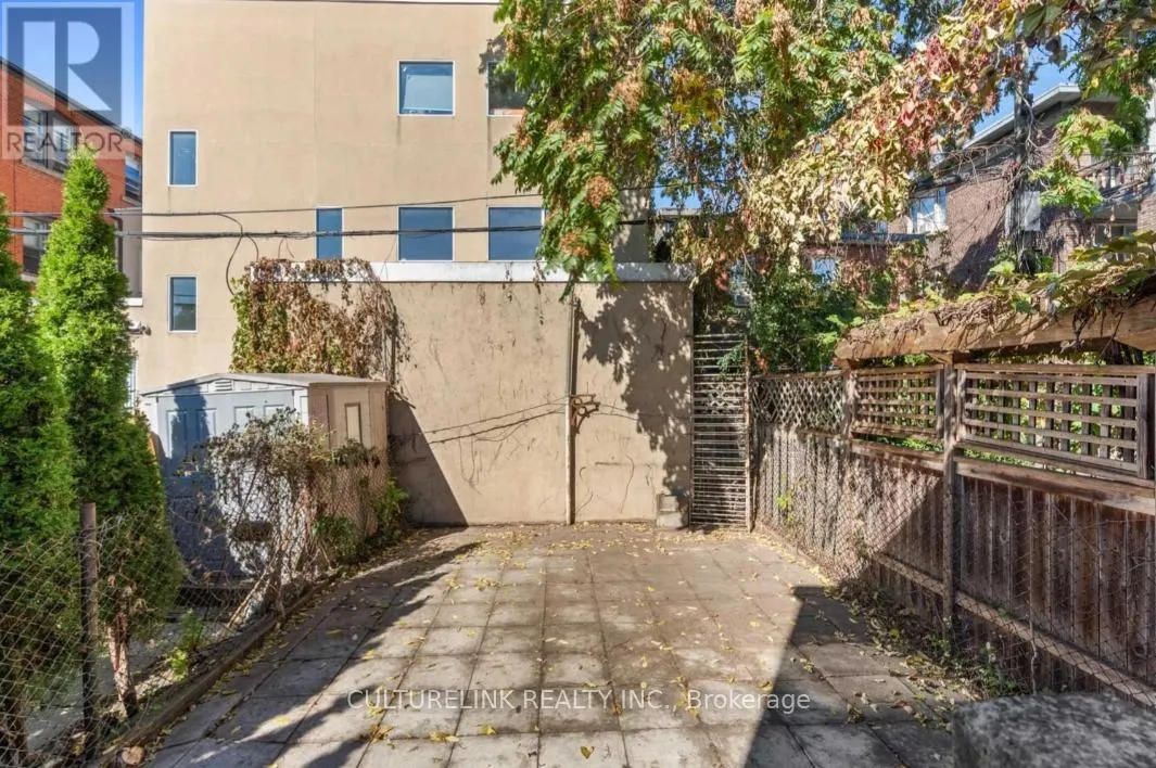 10 CLINTON PLACE