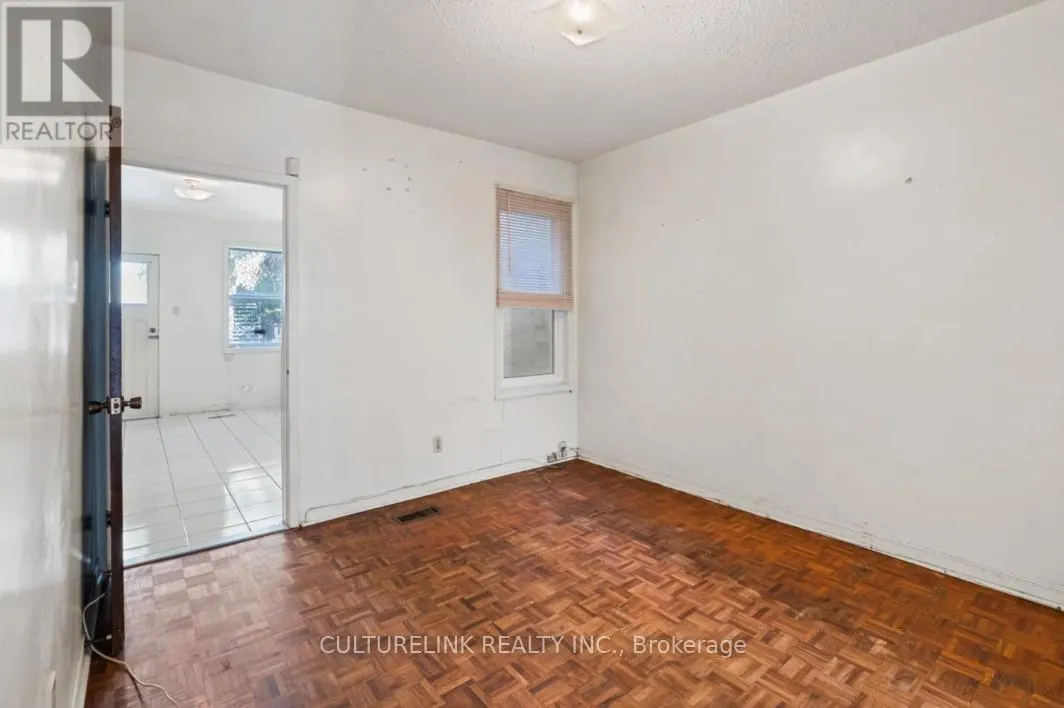 10 CLINTON PLACE