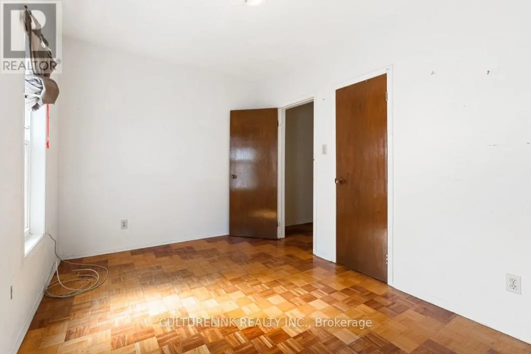 10 CLINTON PLACE