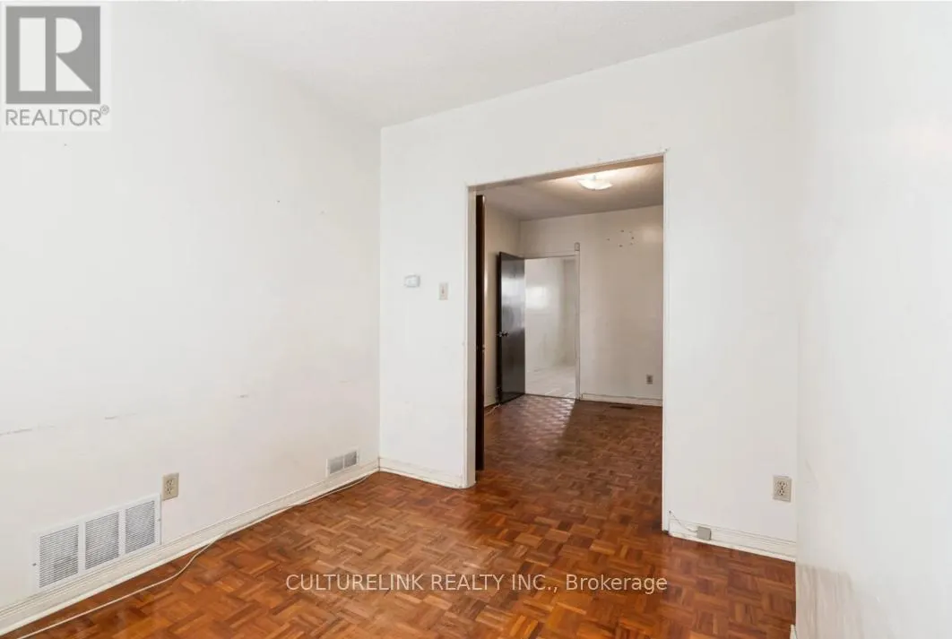 10 CLINTON PLACE