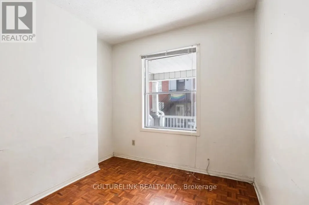10 CLINTON PLACE
