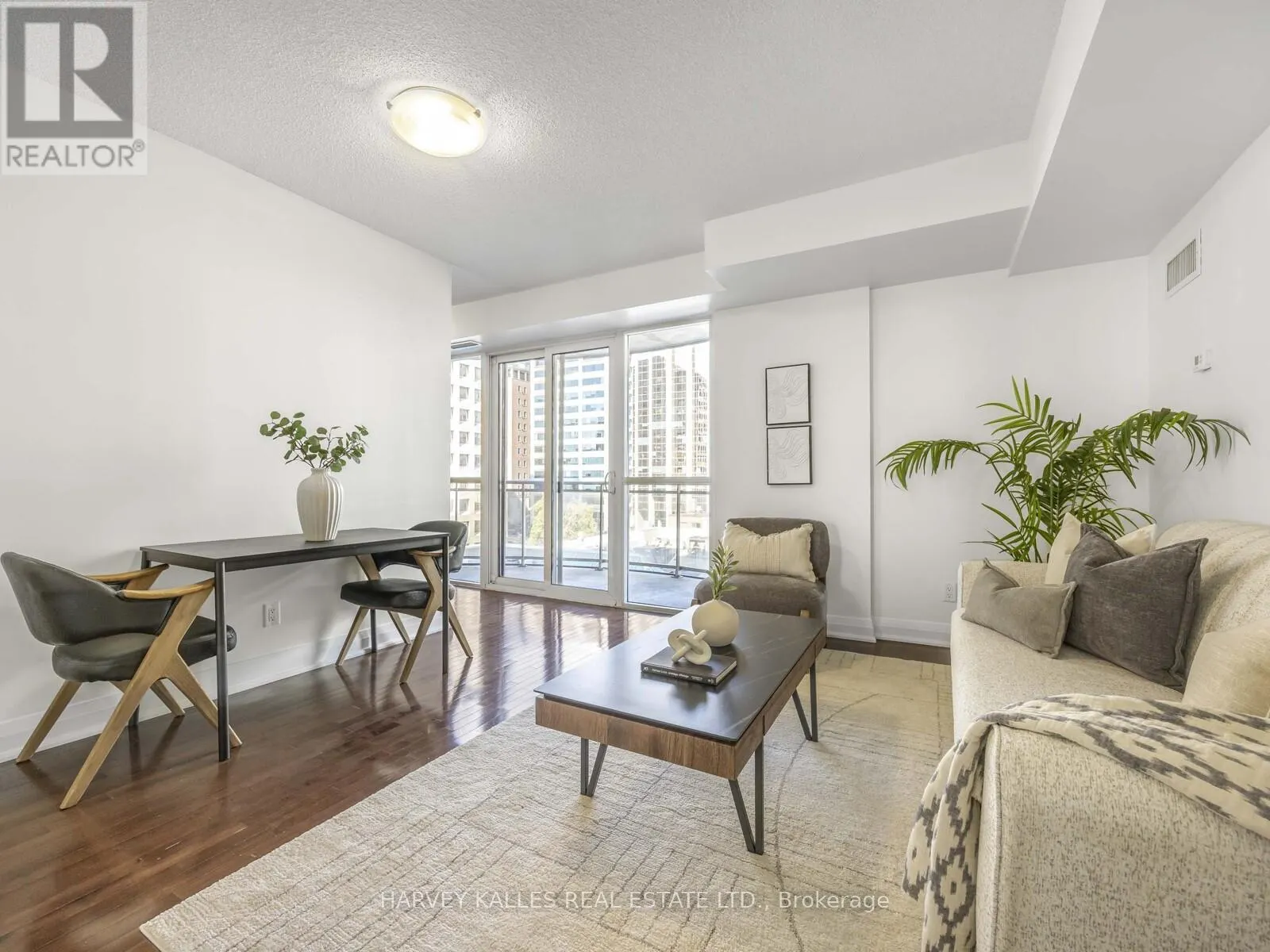 606 - 1430 YONGE STREET