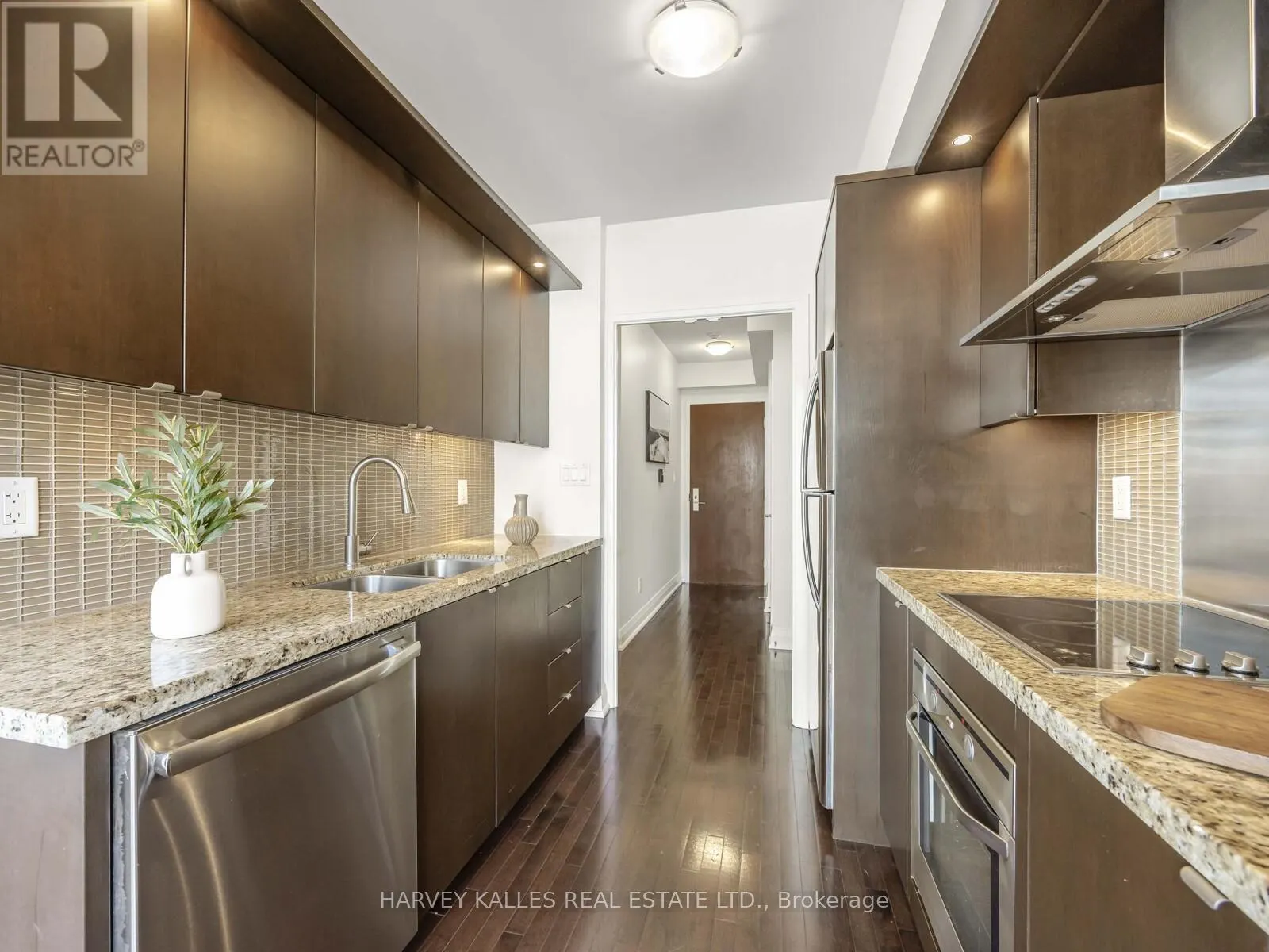 606 - 1430 YONGE STREET