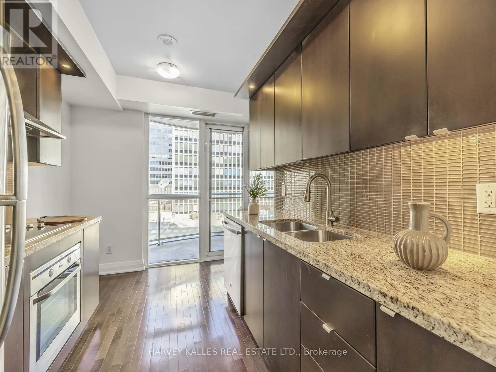 606 - 1430 YONGE STREET