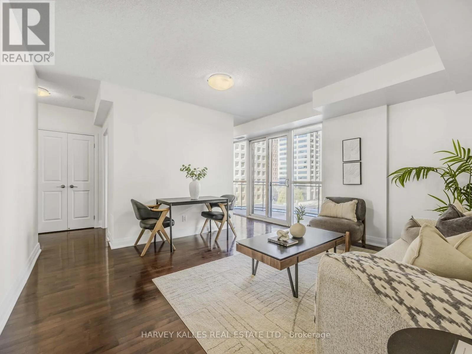606 - 1430 YONGE STREET