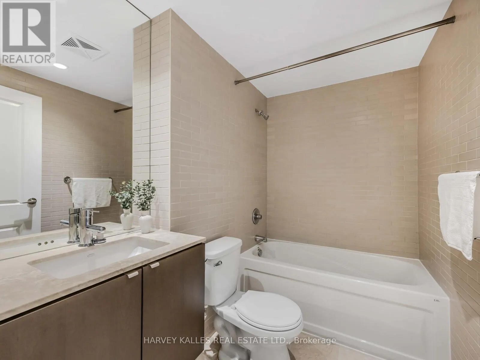 606 - 1430 YONGE STREET