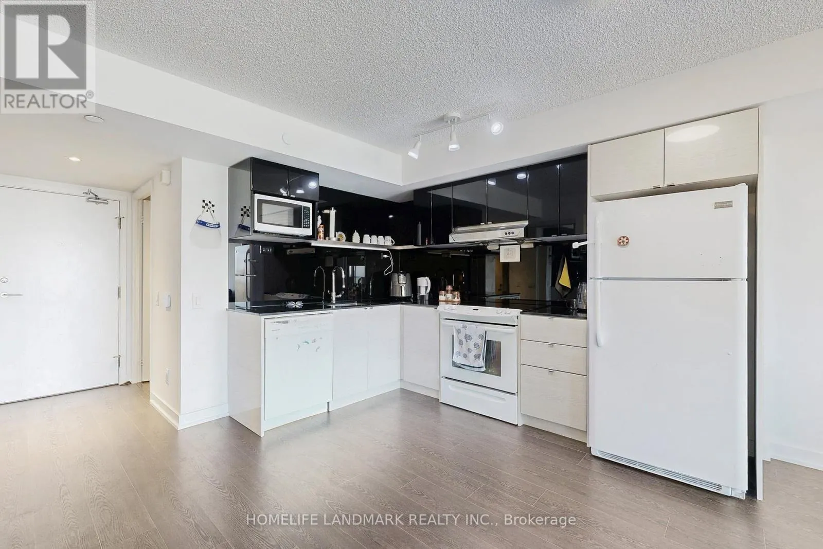 1509 - 72 ESTHER SHINER BOULEVARD