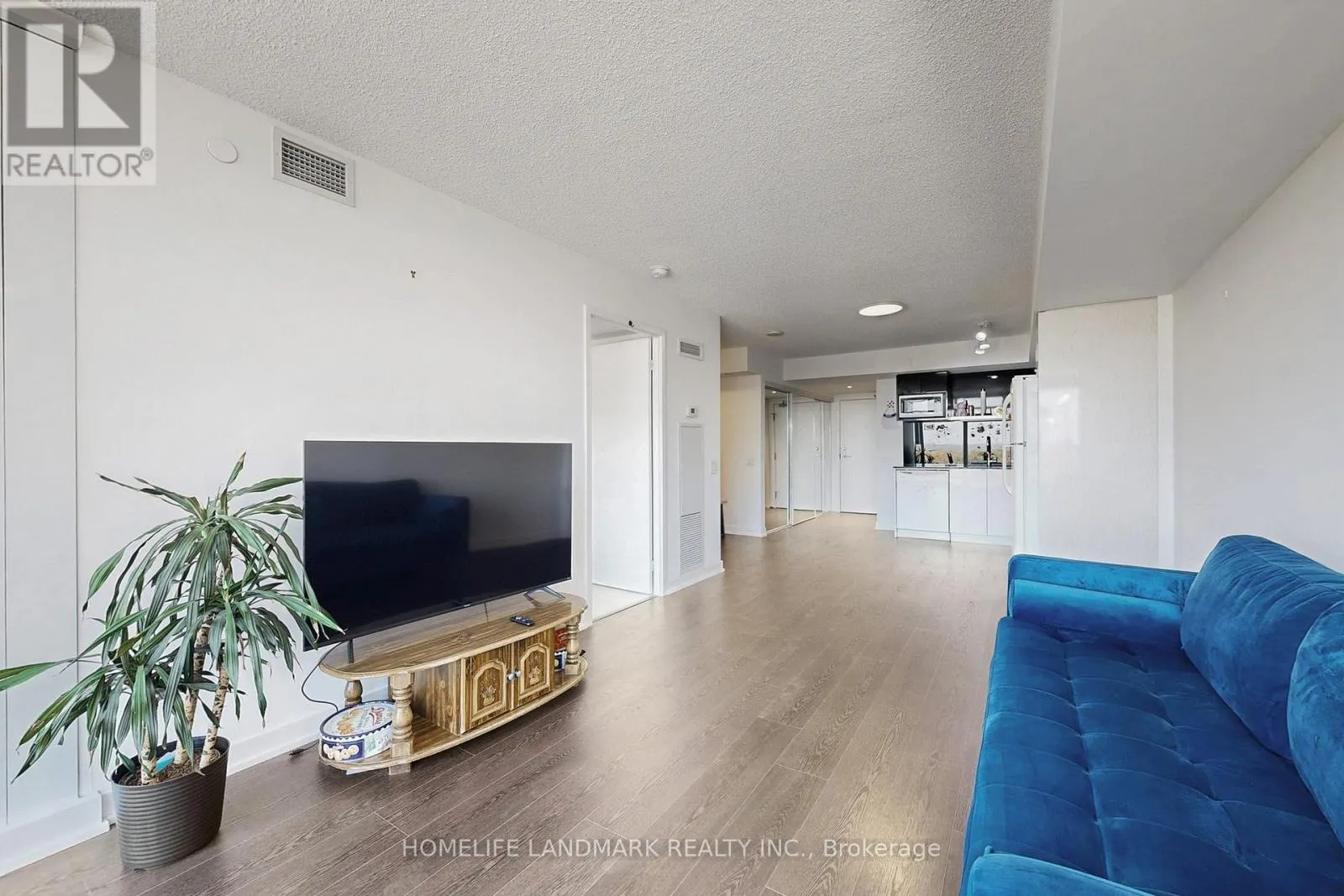 1509 - 72 ESTHER SHINER BOULEVARD