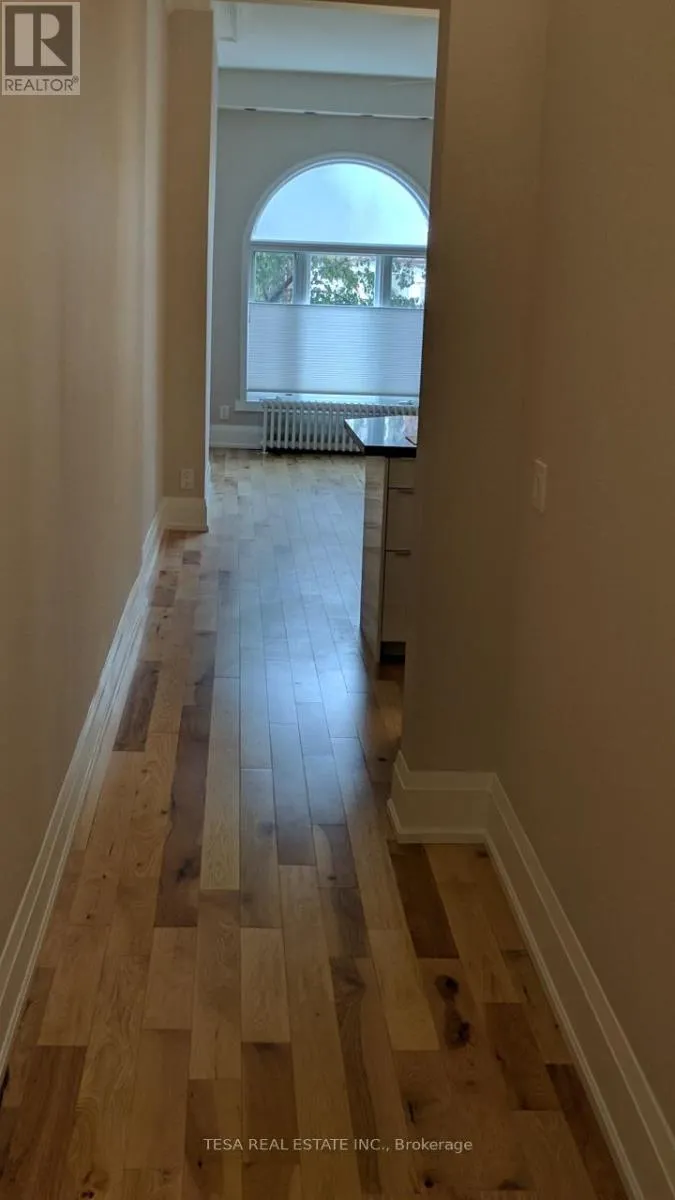 MAIN - 648 BATHURST STREET