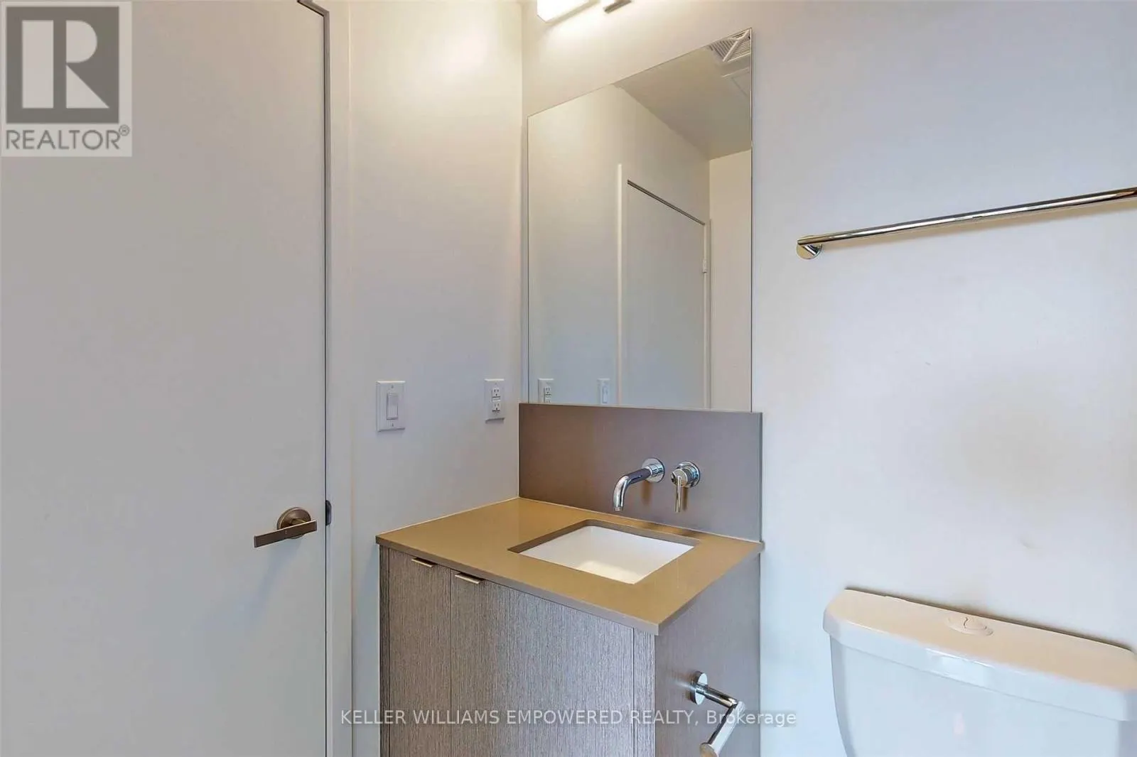 7003 - 88 HARBOUR STREET