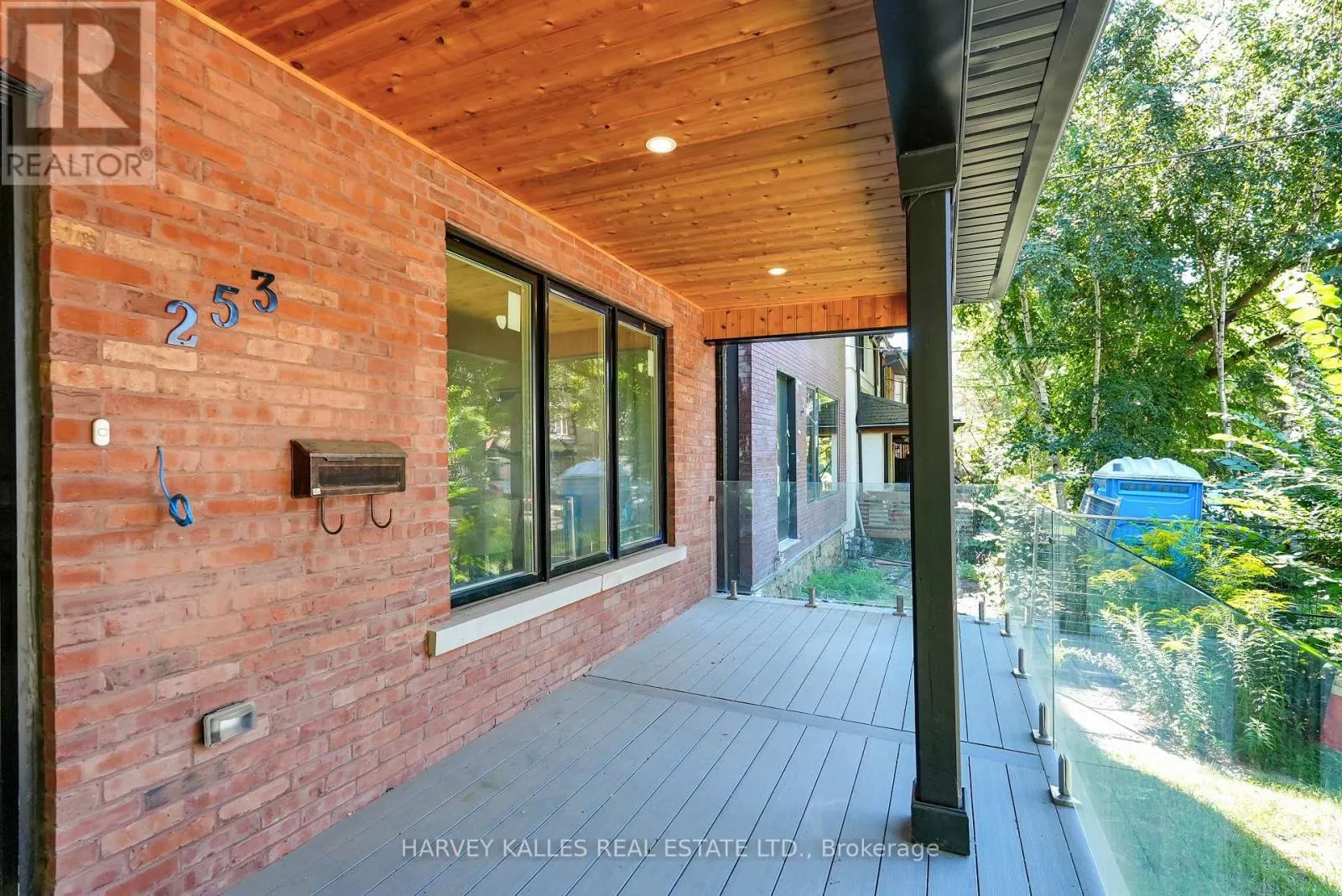 253 ALBANY AVENUE