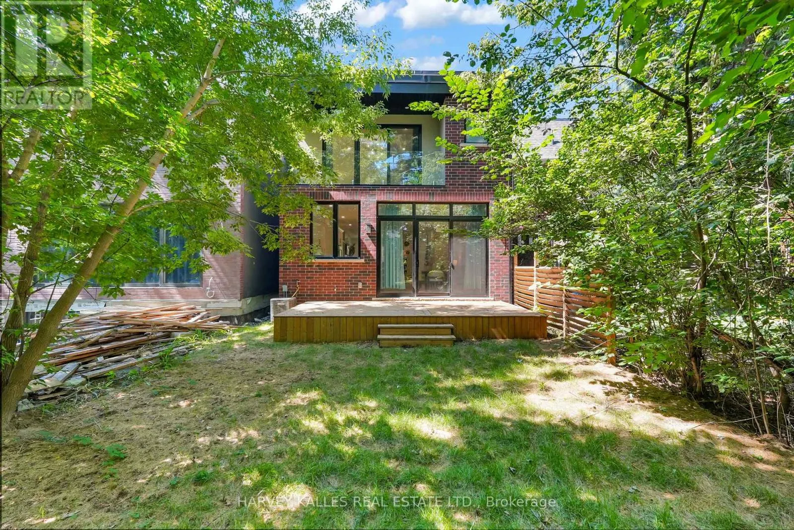 253 ALBANY AVENUE