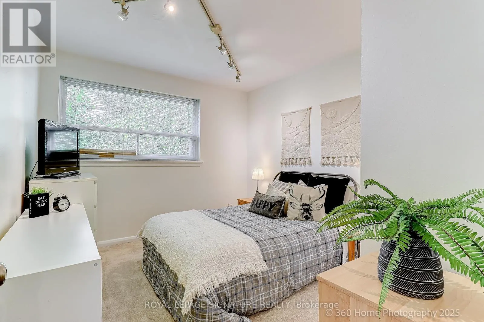 87 COMBERMERE DRIVE