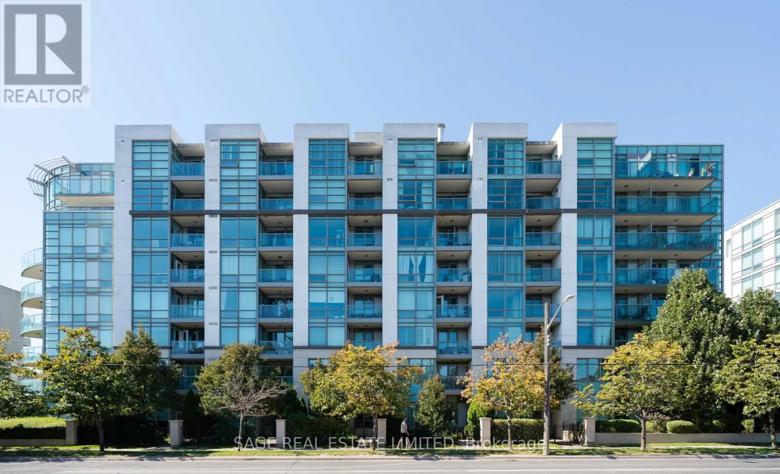 606 - 3830 BATHURST STREET