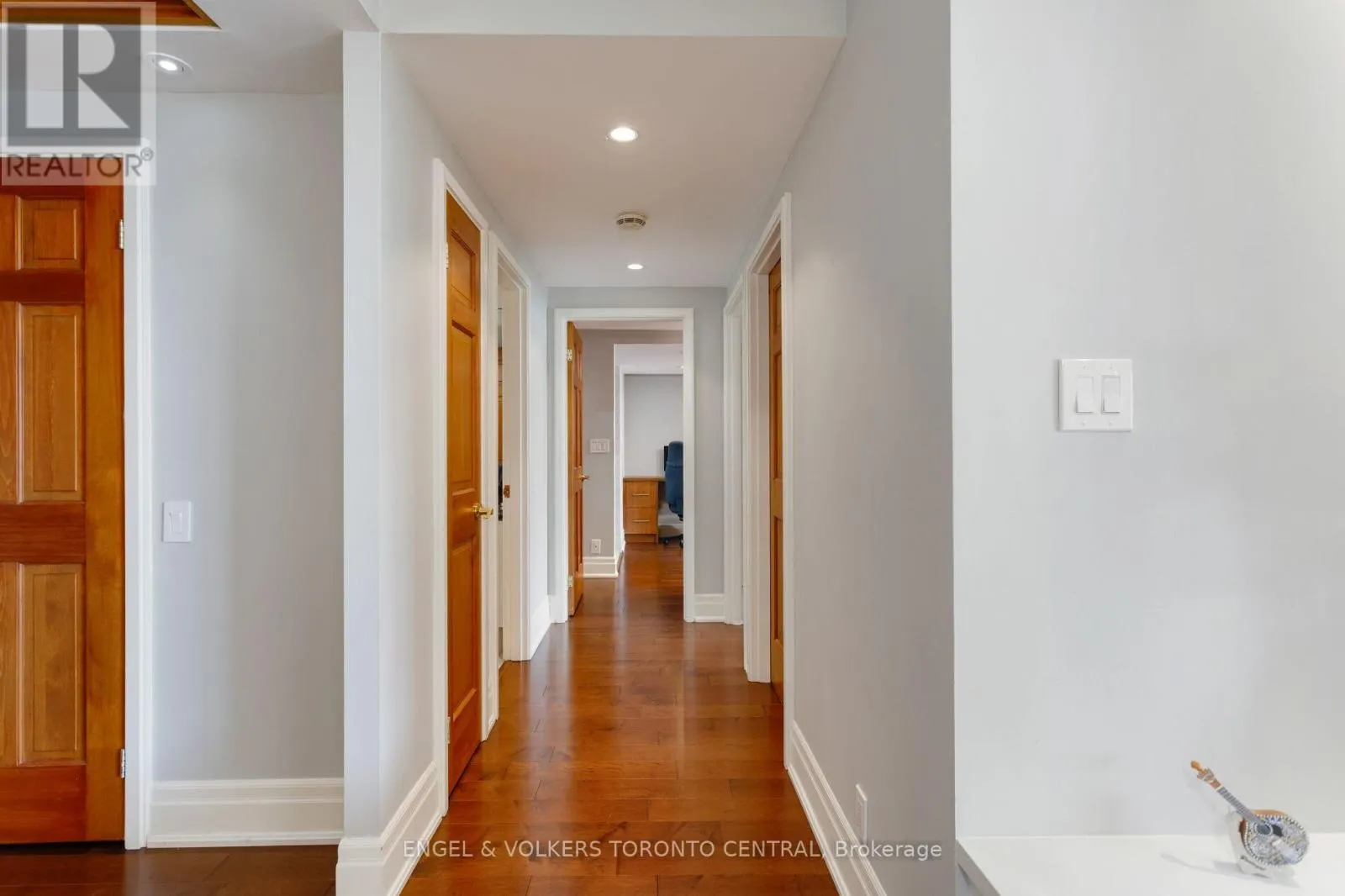 803E - 460 QUEENS QUAY WAY W