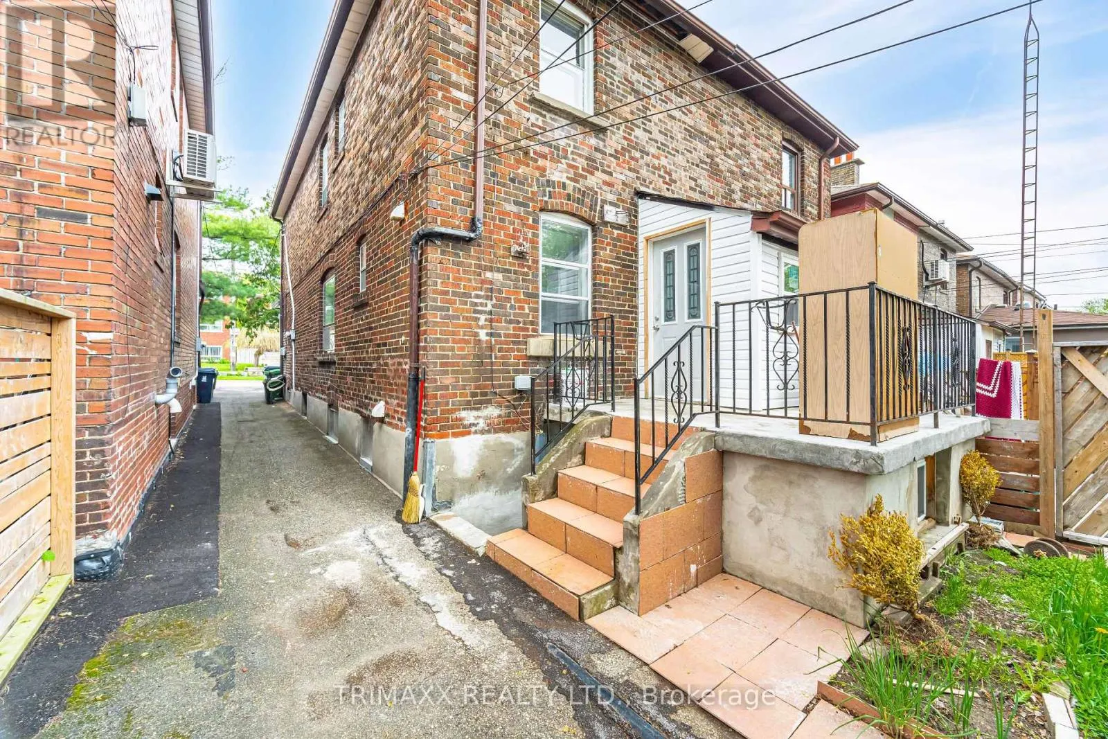 327 ATLAS AVENUE