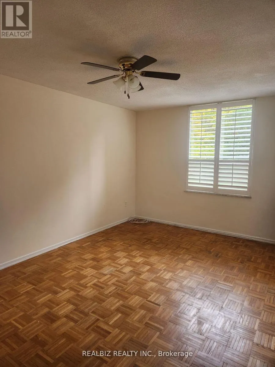 110 - 5 SHADY GOLFWAY