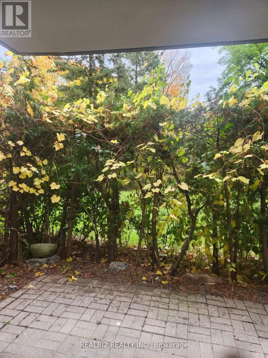 110 - 5 SHADY GOLFWAY