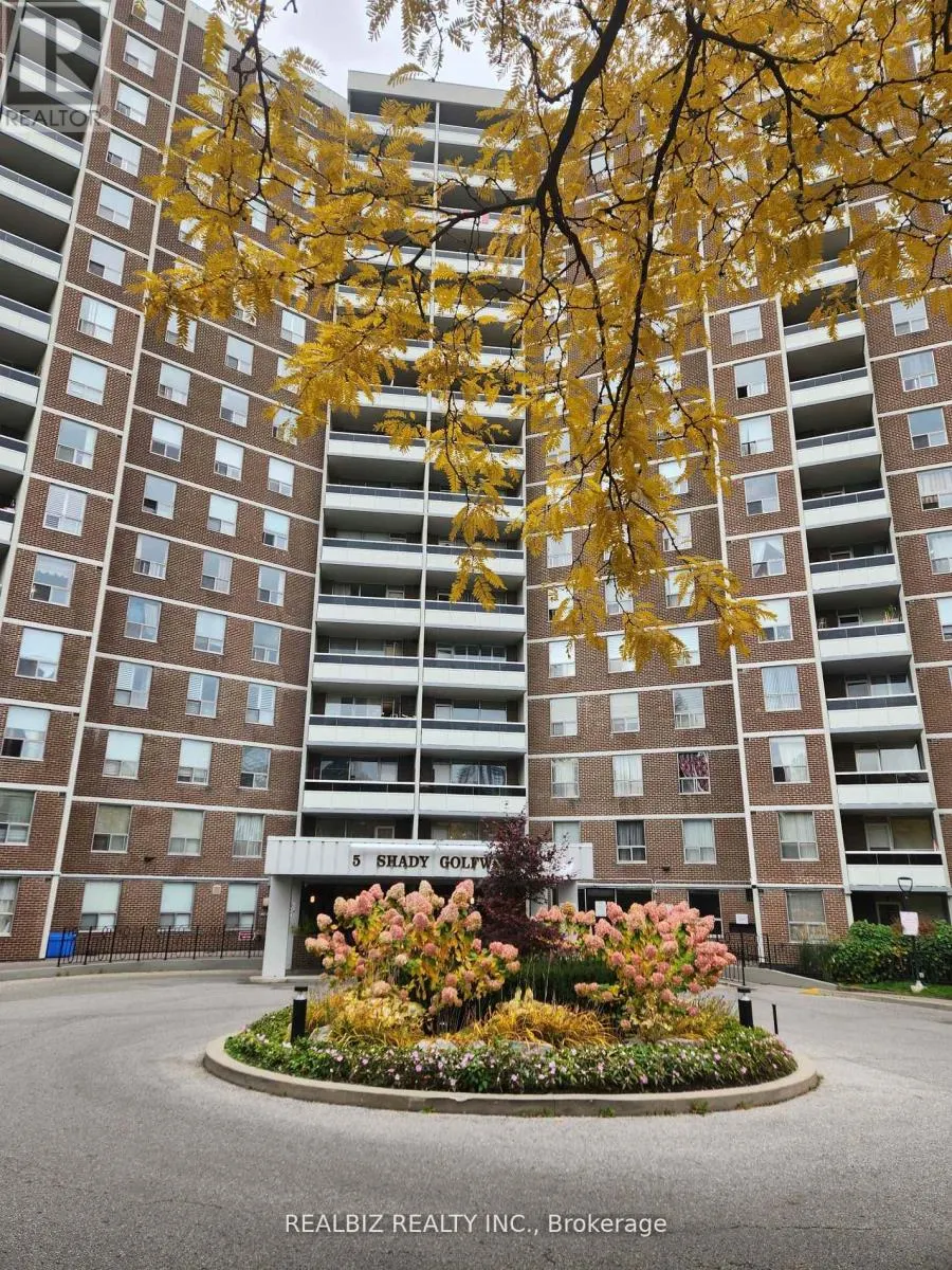 110 - 5 SHADY GOLFWAY