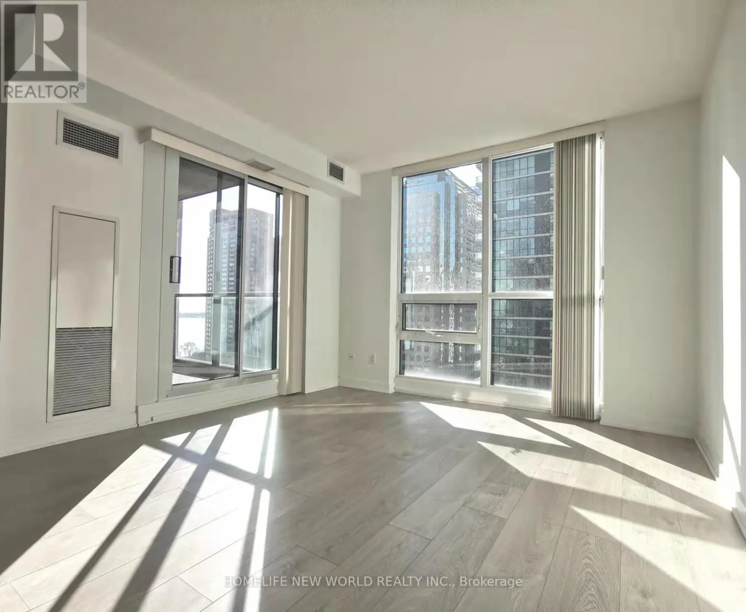 1709 - 12 YONGE STREET