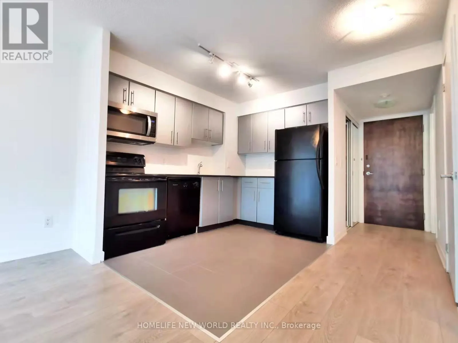1709 - 12 YONGE STREET
