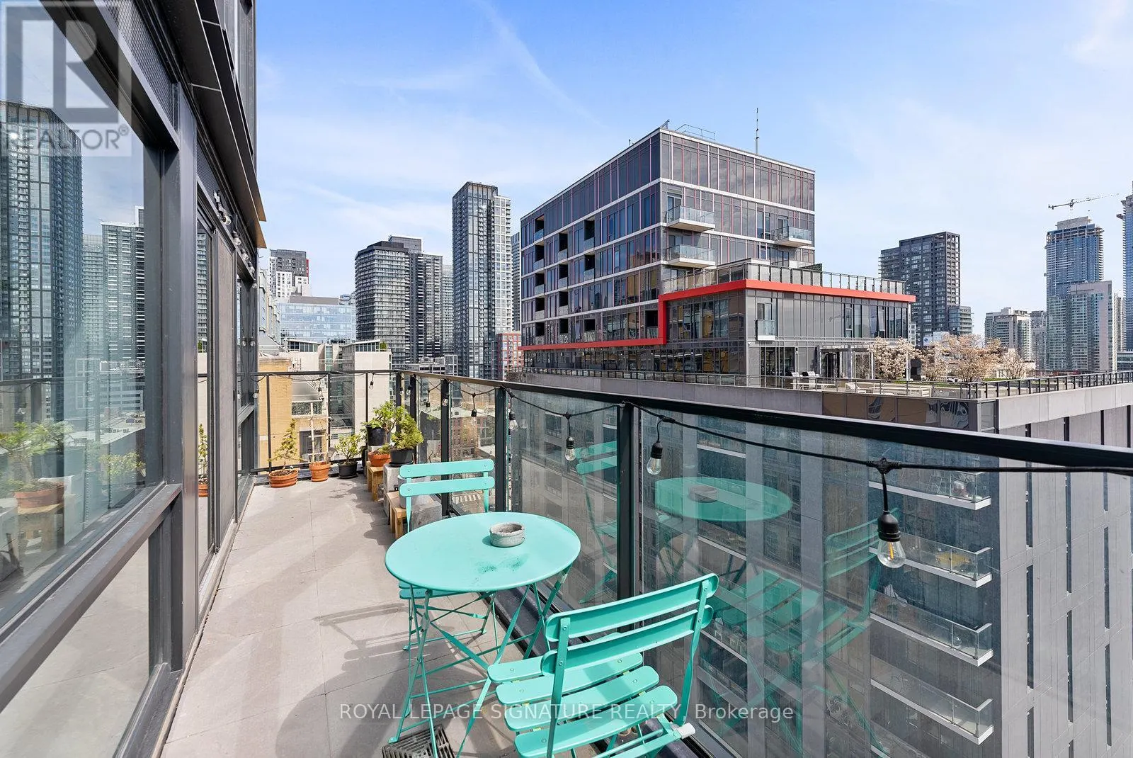 1203 - 458 RICHMOND STREET W