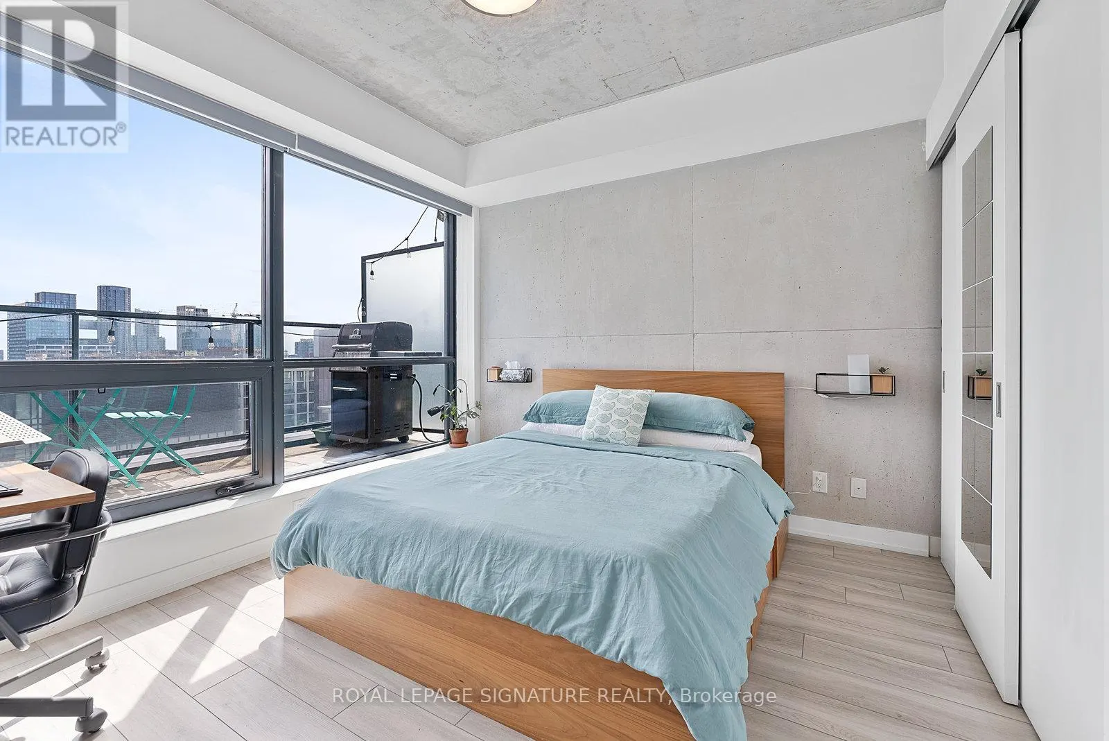 1203 - 458 RICHMOND STREET W