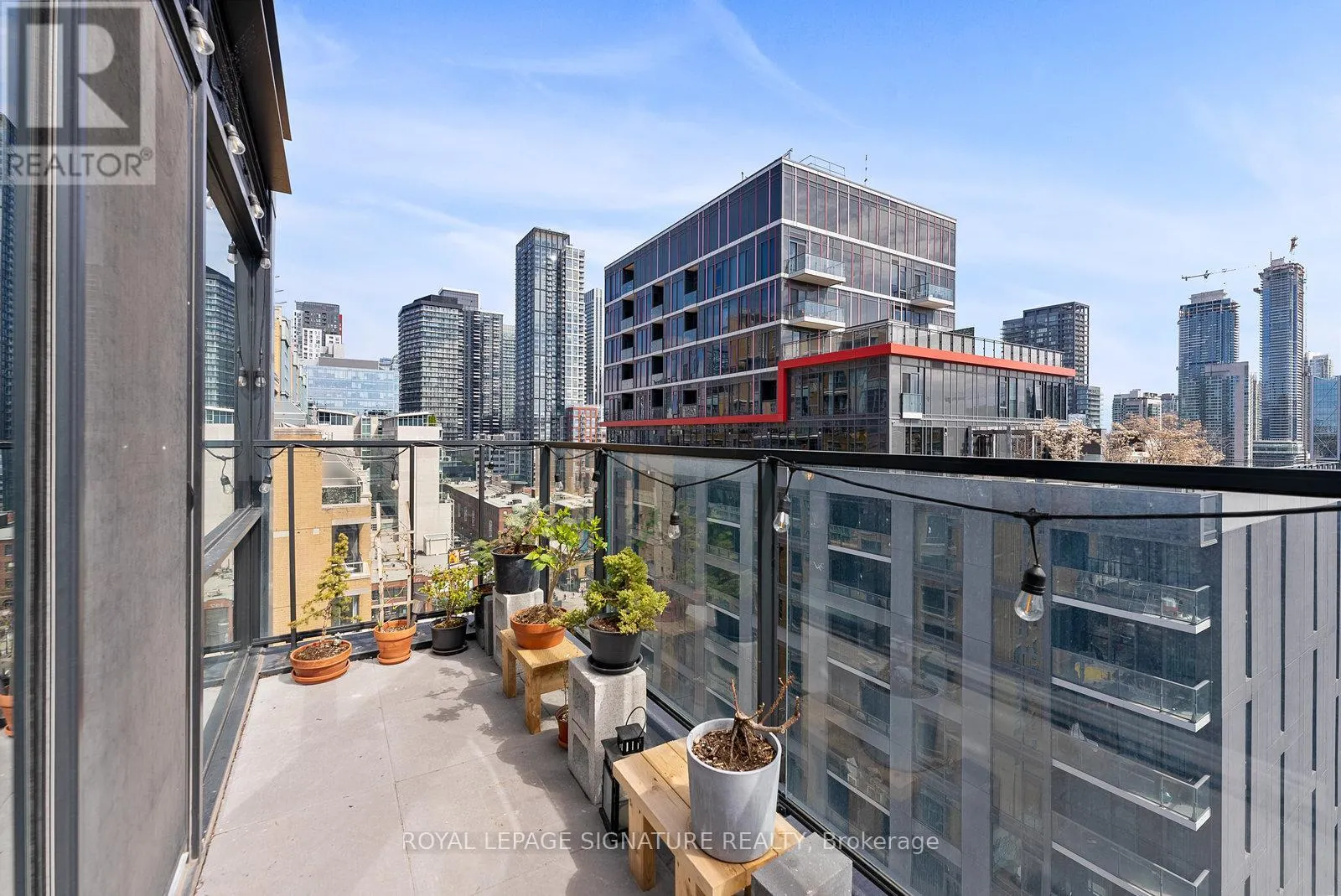 1203 - 458 RICHMOND STREET W