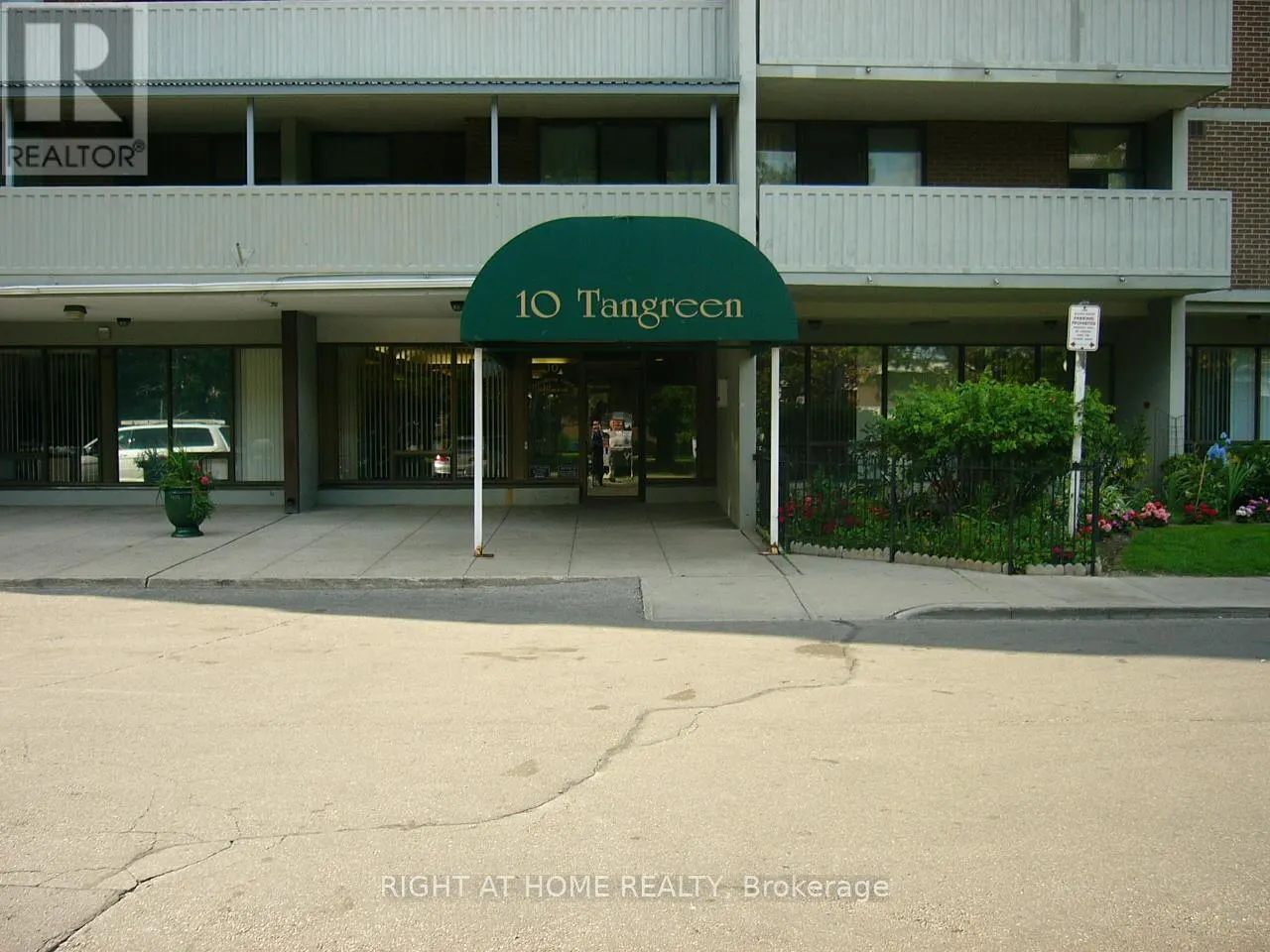 302 - 10 TANGREEN COURT