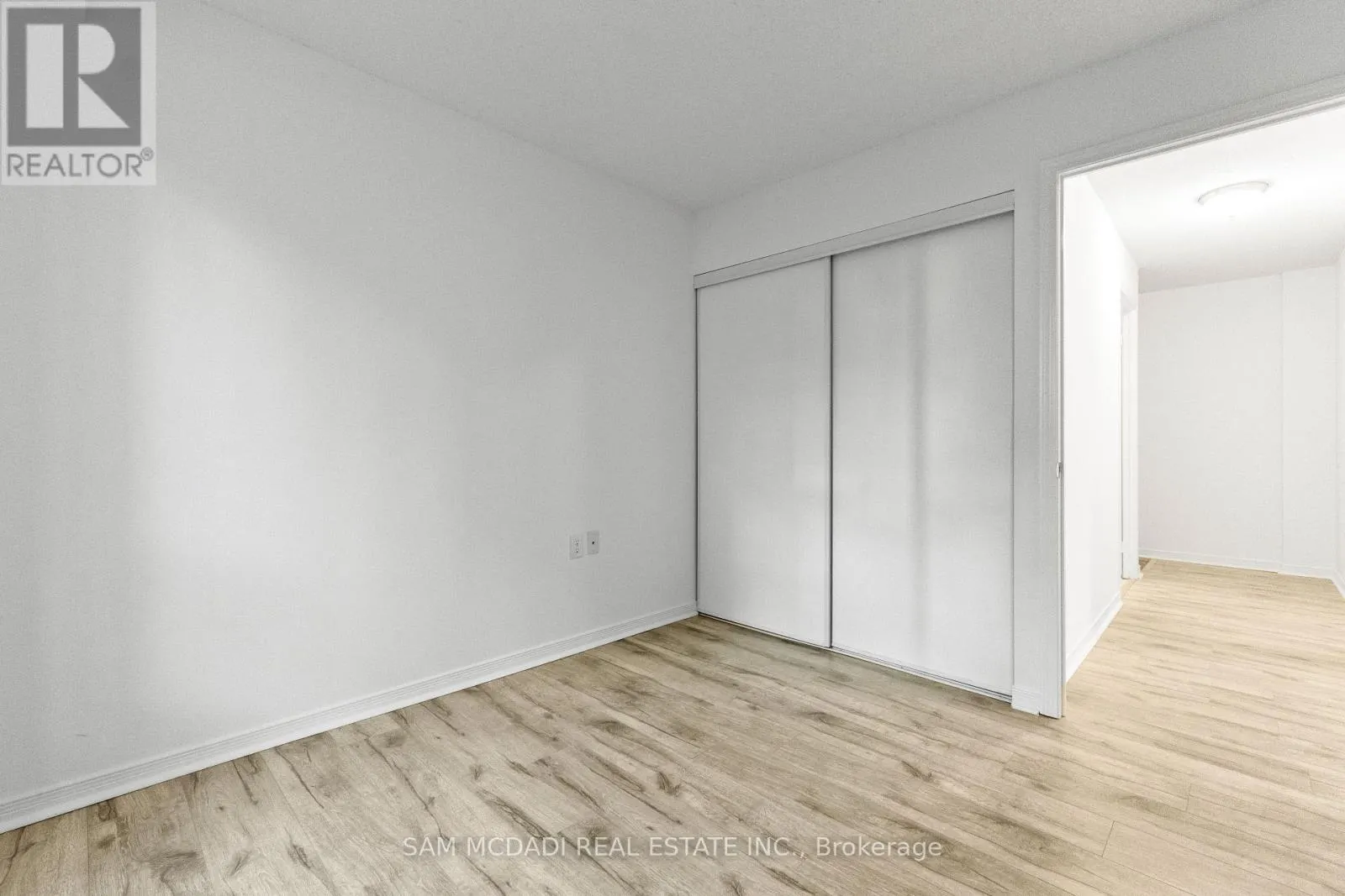 206 - 20 OLIVE AVENUE