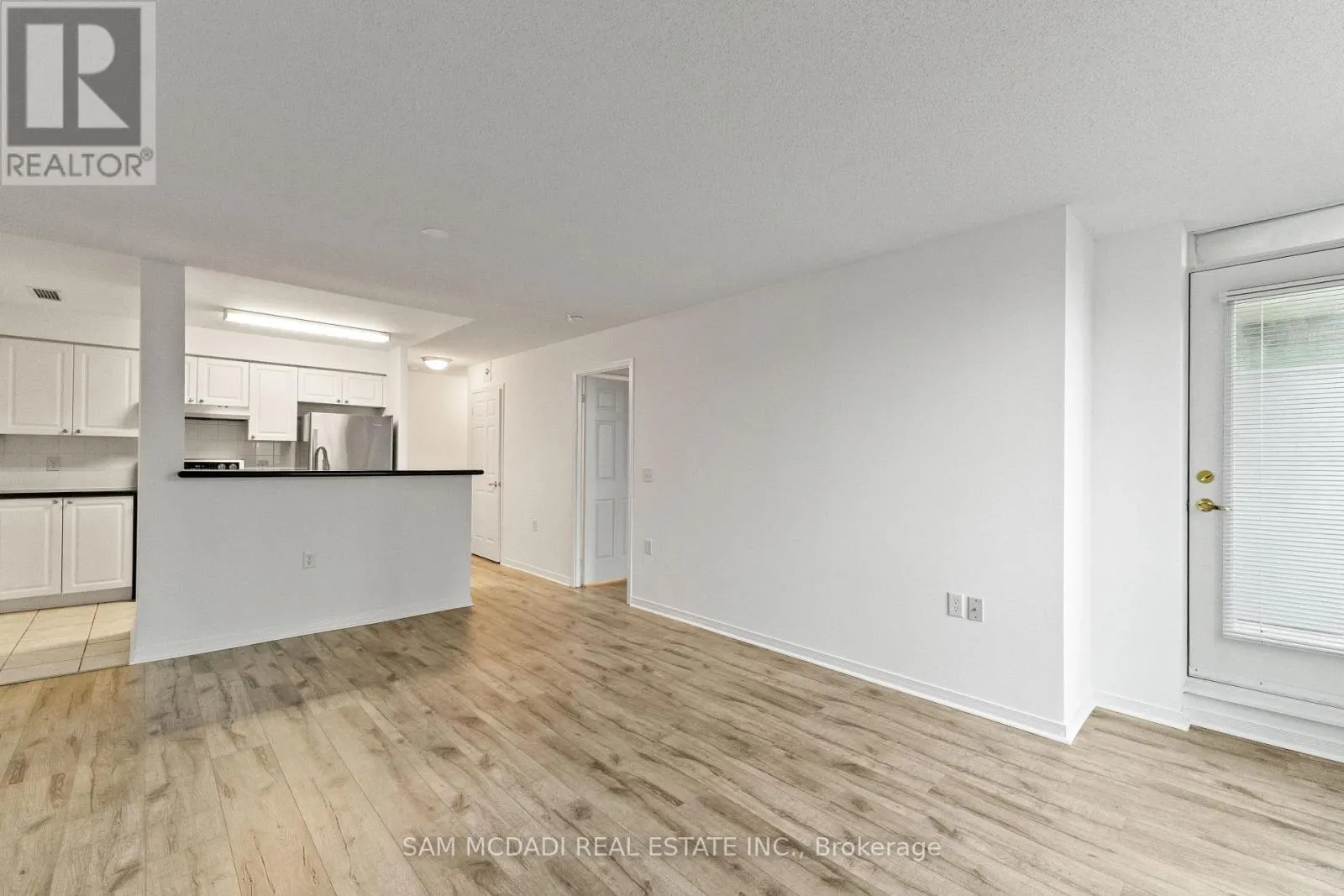 206 - 20 OLIVE AVENUE