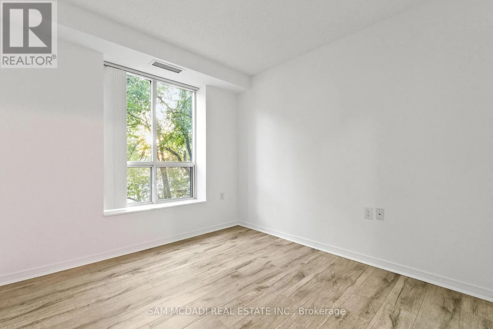 206 - 20 OLIVE AVENUE