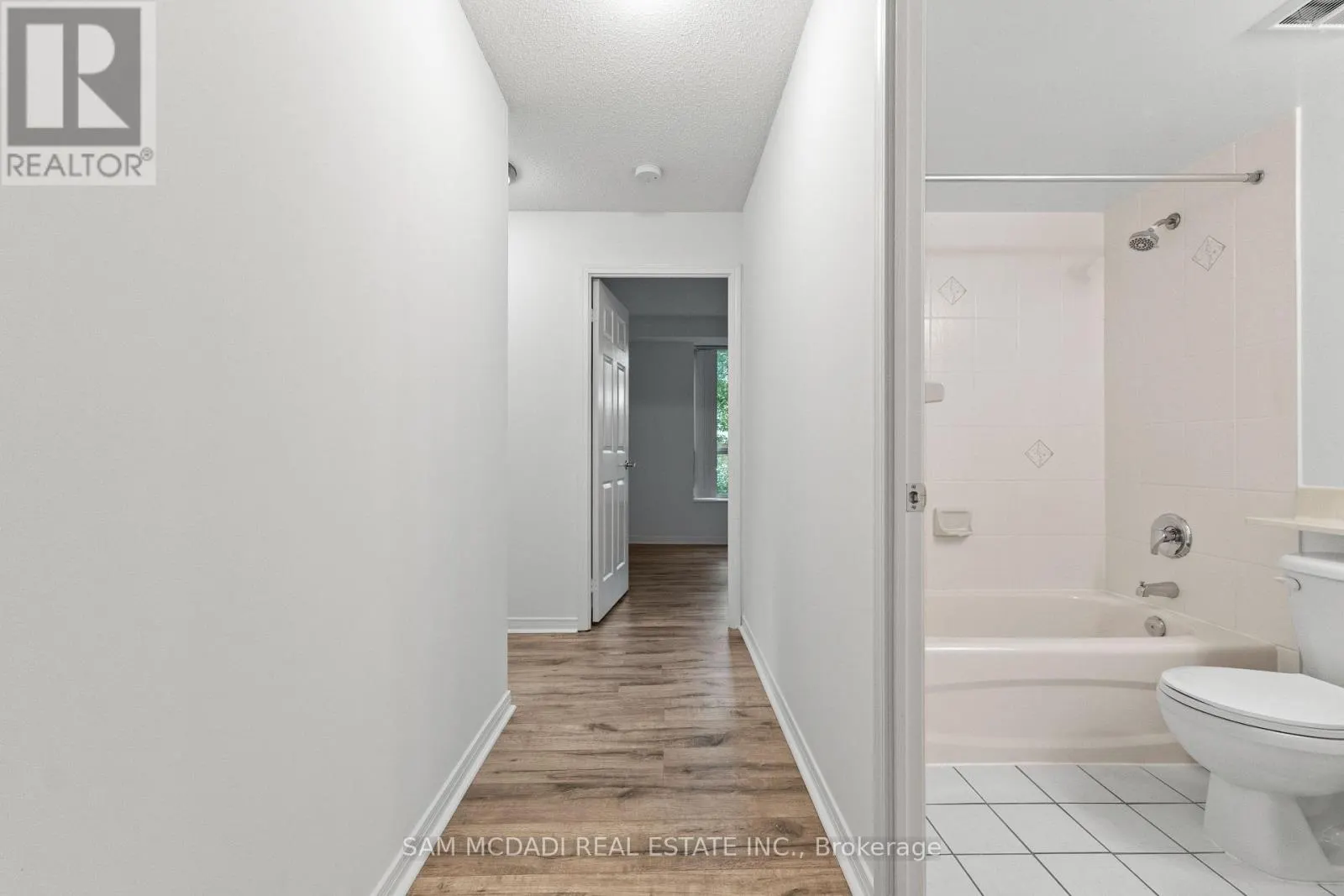 206 - 20 OLIVE AVENUE