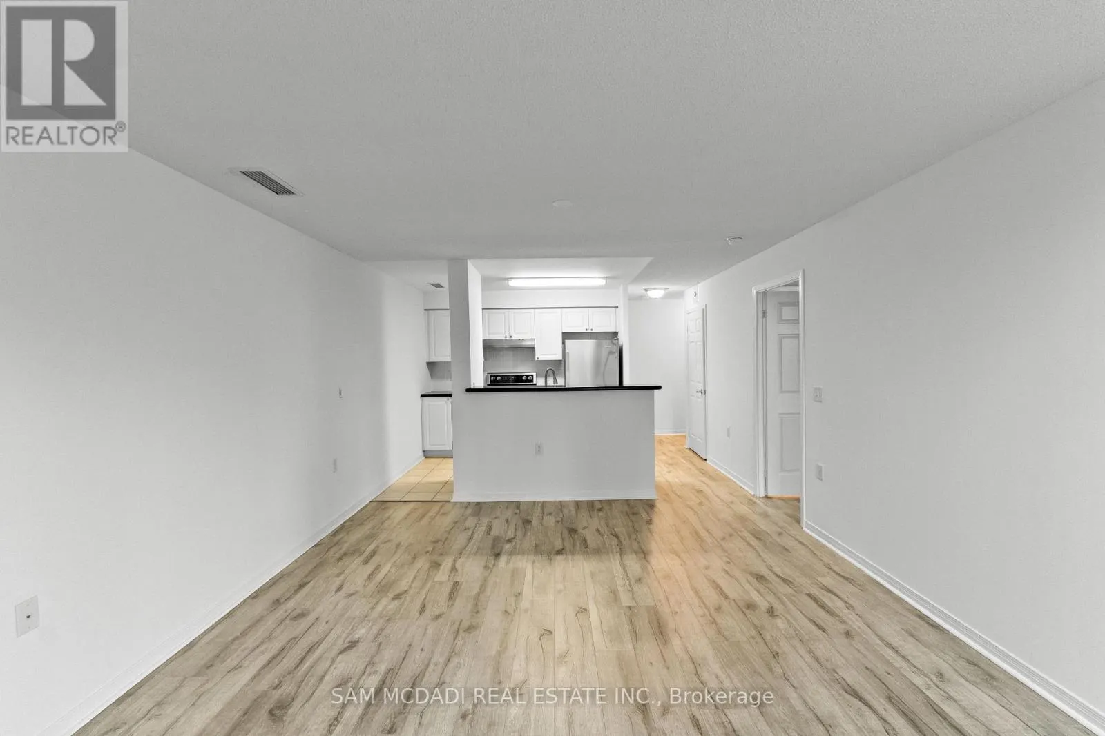 206 - 20 OLIVE AVENUE
