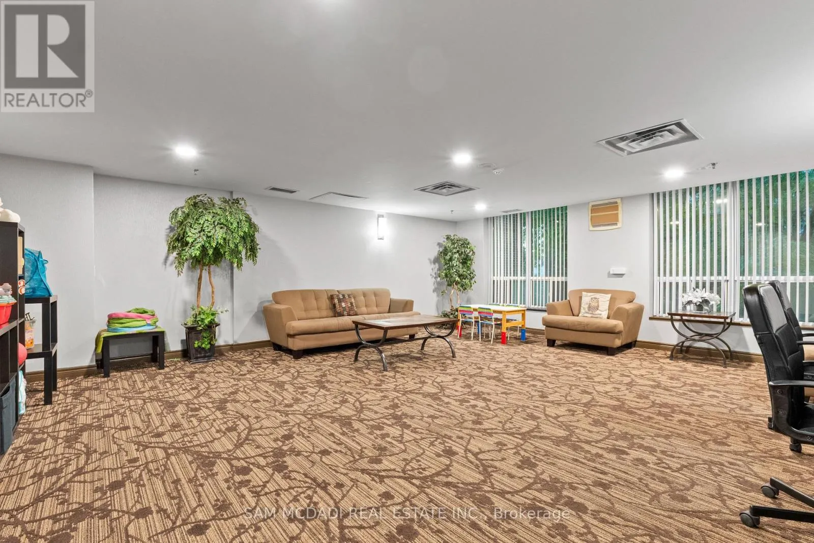 206 - 20 OLIVE AVENUE
