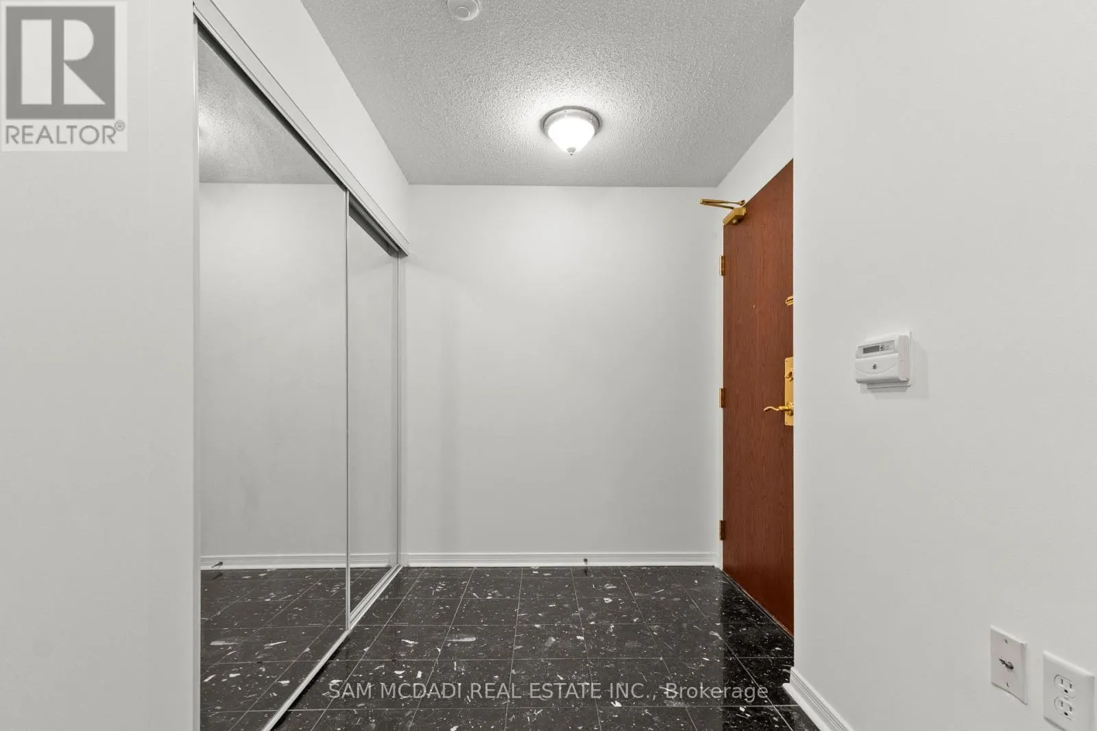 206 - 20 OLIVE AVENUE