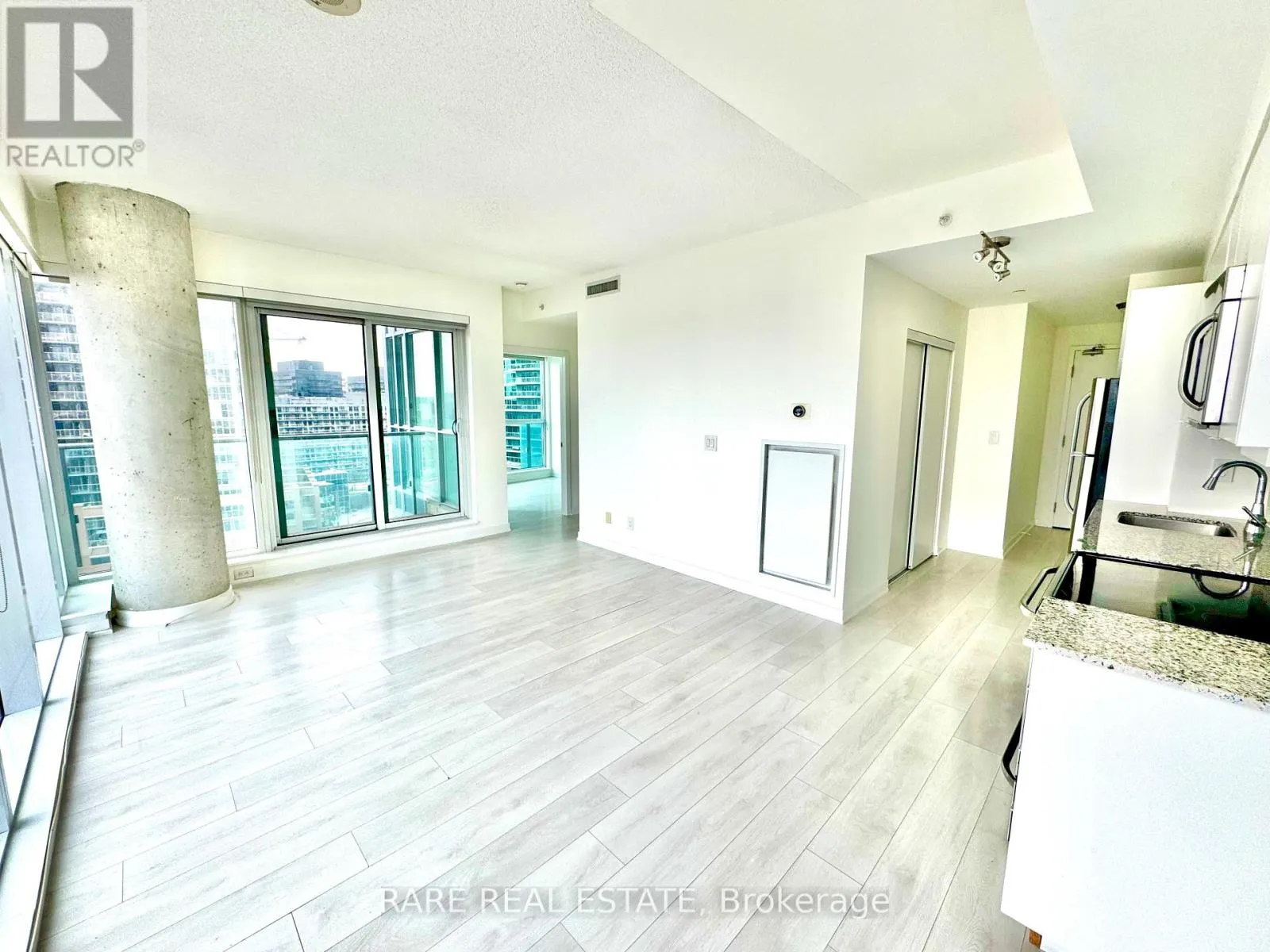 1112 - 150 EAST LIBERTY STREET