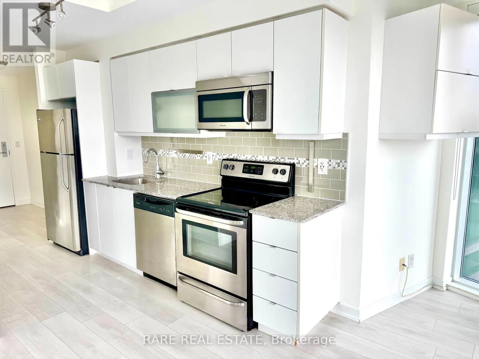 1112 - 150 EAST LIBERTY STREET