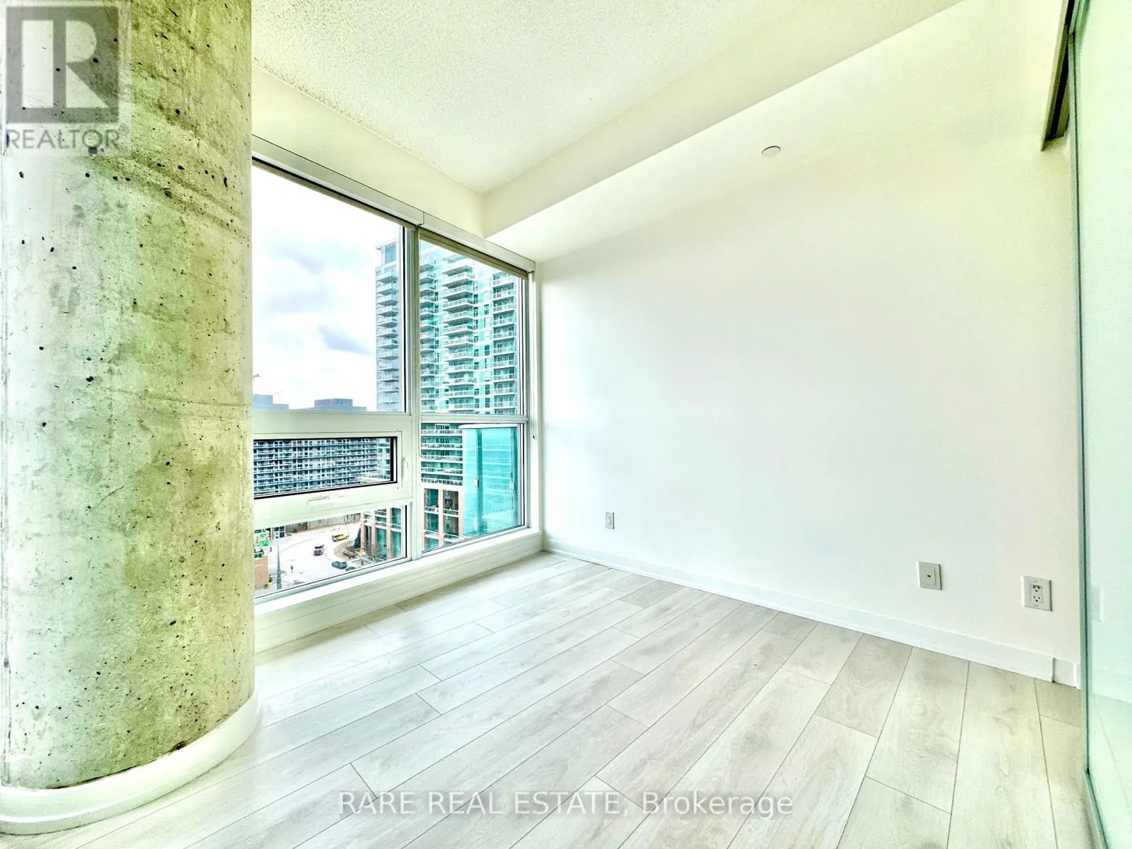 1112 - 150 EAST LIBERTY STREET
