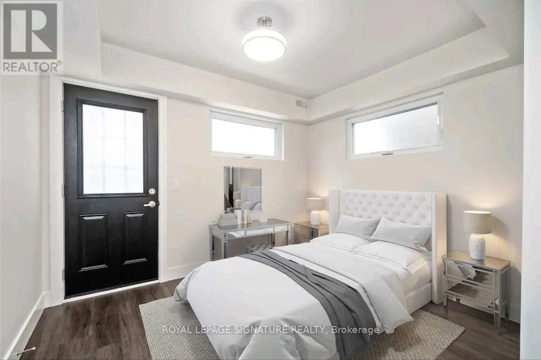 UPPER - 532 RICHMOND STREET W