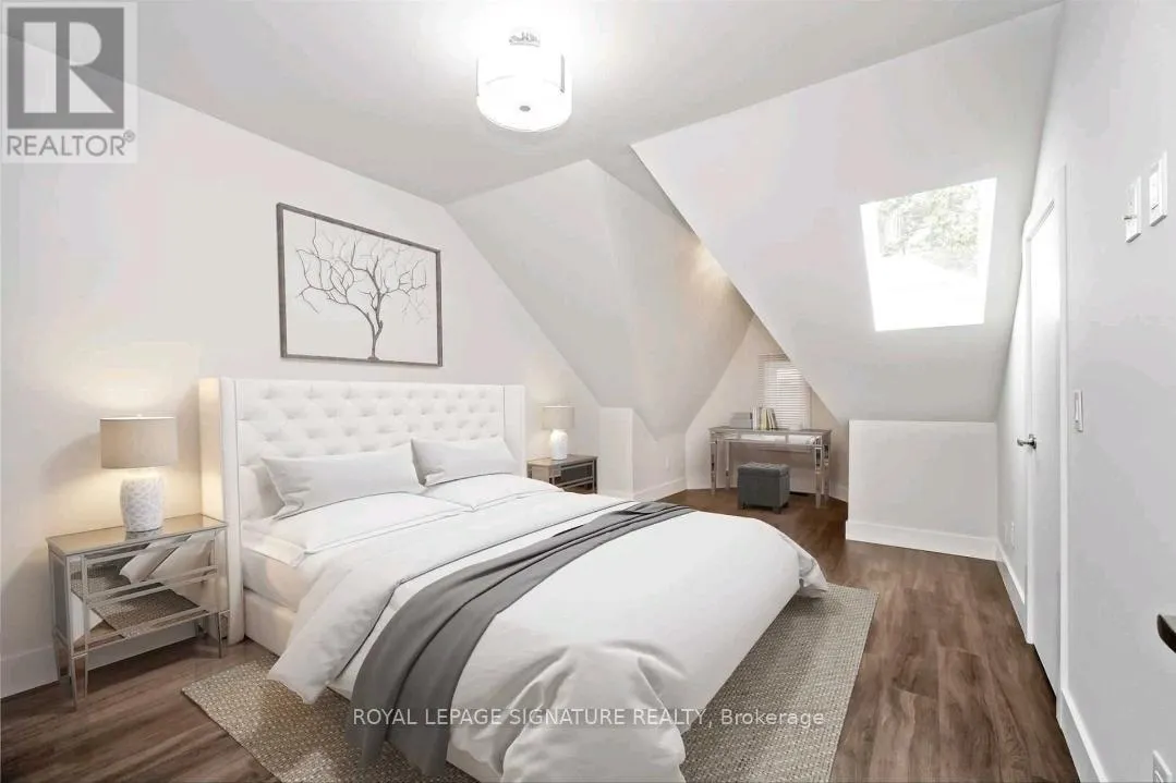 UPPER - 532 RICHMOND STREET W