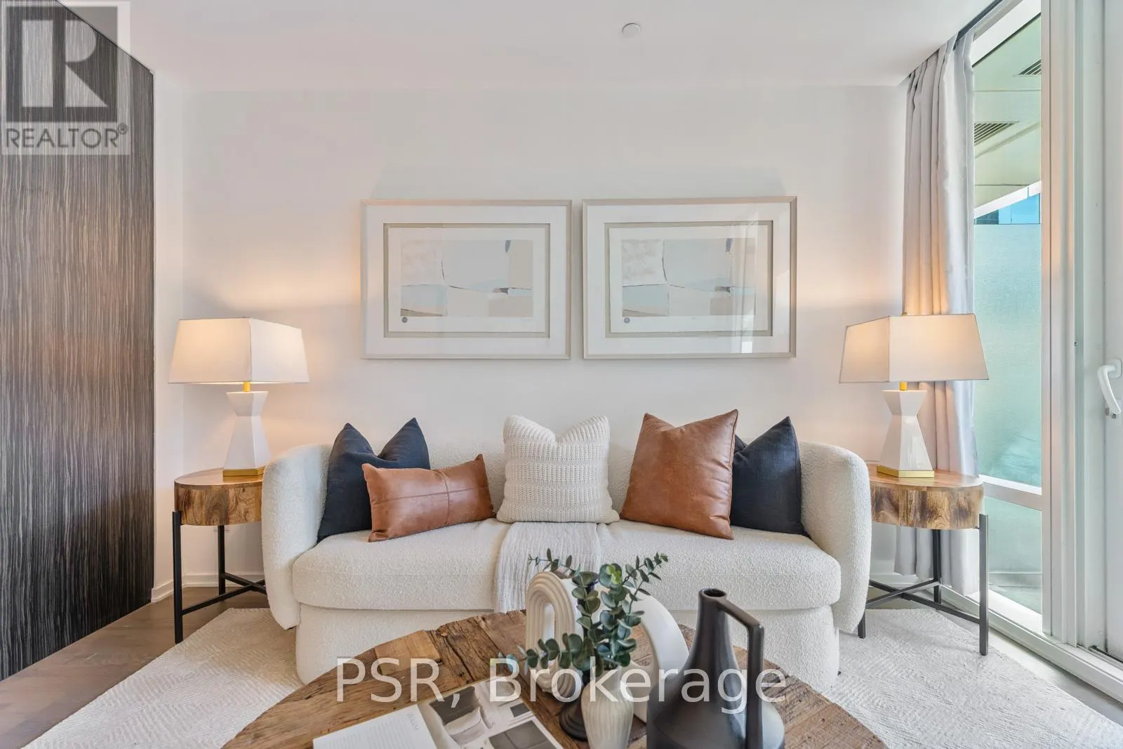 303 - 1 BLOOR STREET E