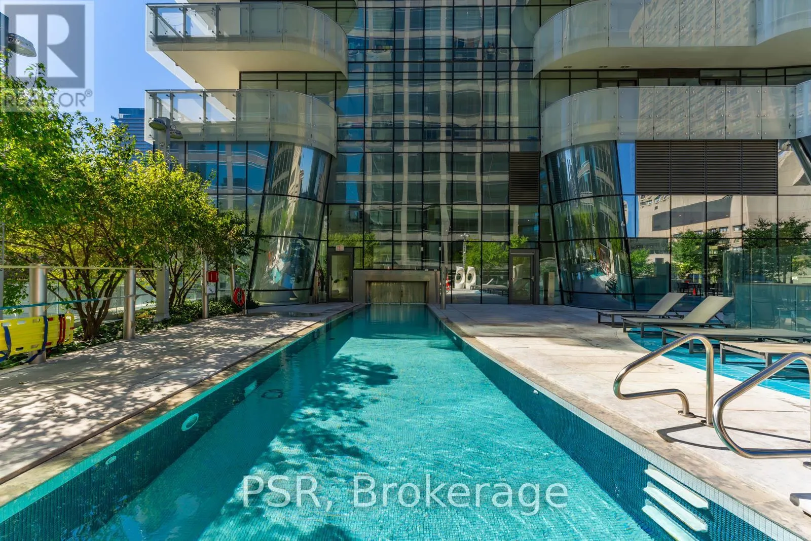 303 - 1 BLOOR STREET E
