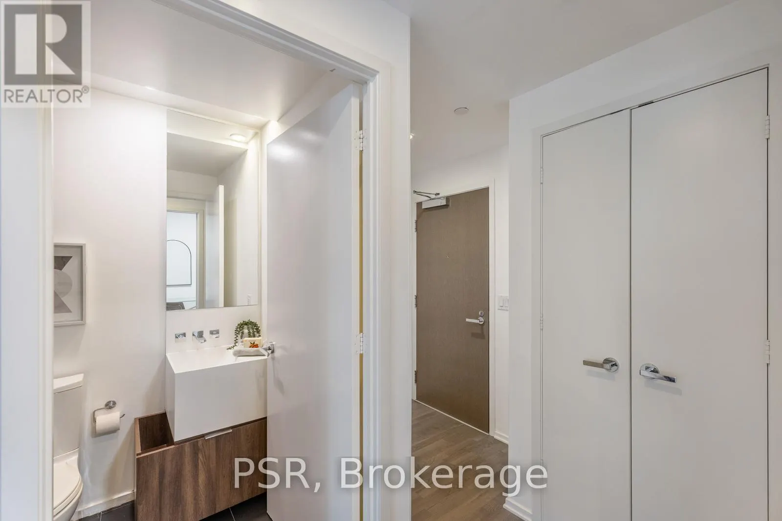 303 - 1 BLOOR STREET E