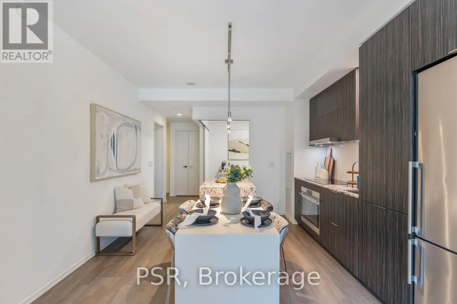 303 - 1 BLOOR STREET E
