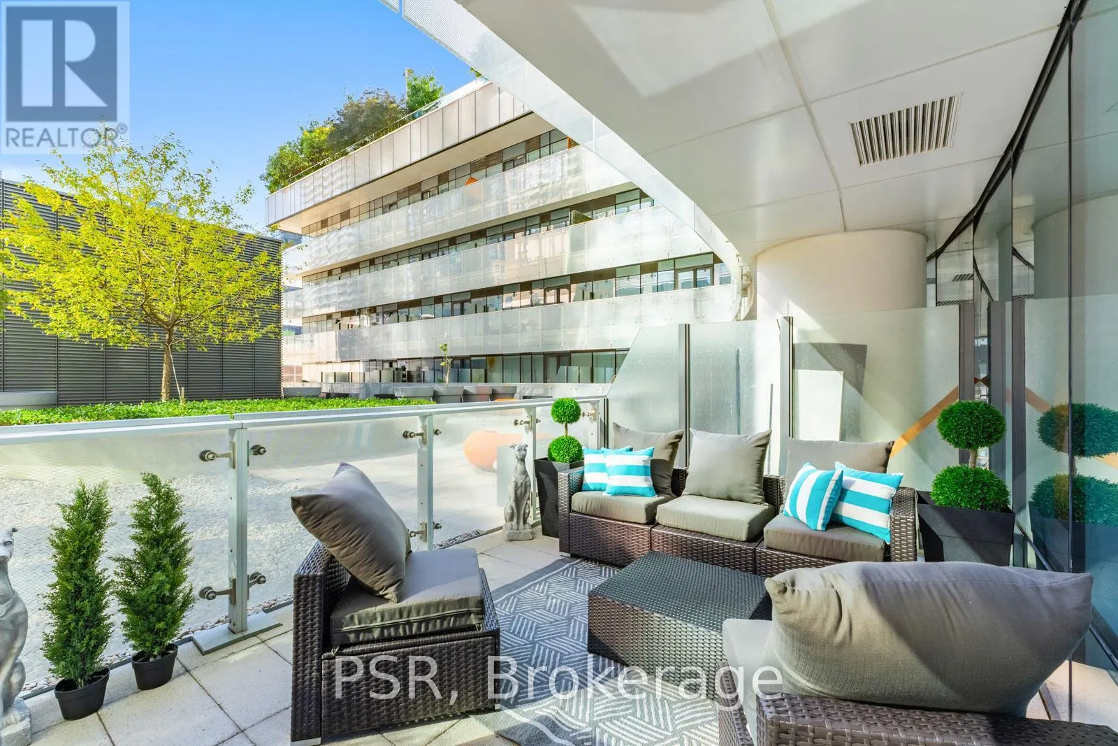 303 - 1 BLOOR STREET E