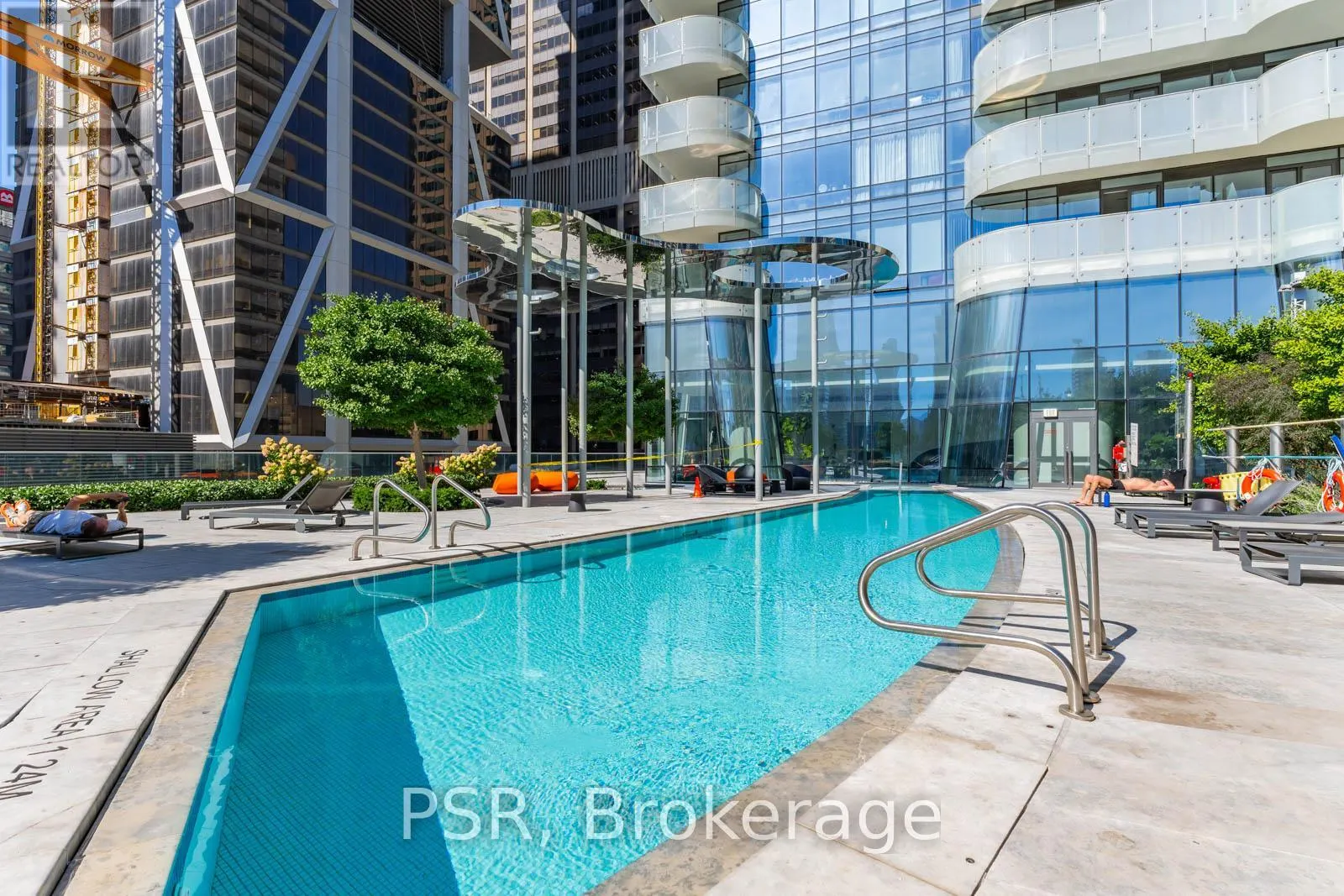 303 - 1 BLOOR STREET E