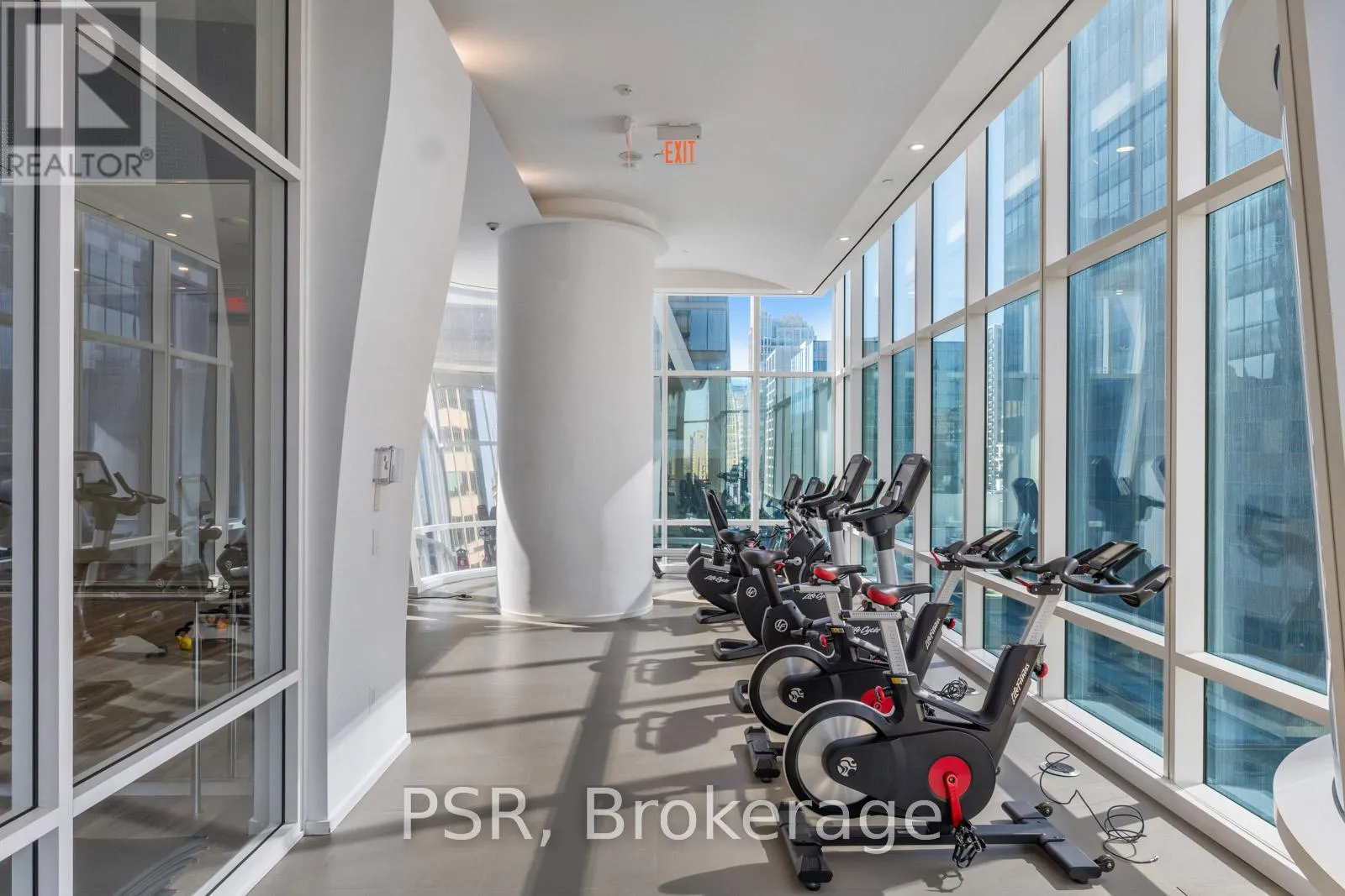 303 - 1 BLOOR STREET E